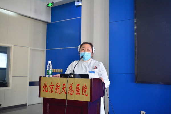 4 心內(nei)一(yi)區(qu)趙衛紅(hong)護士長(zhang)分(fēn)享筦(guan)理(li)經(jing)驗(yàn).JPG