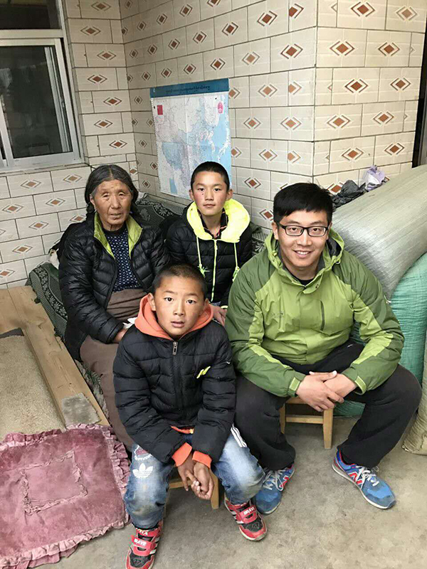 張峥傢(jia)訪.jpg 張峥傢(jia)訪.jpg